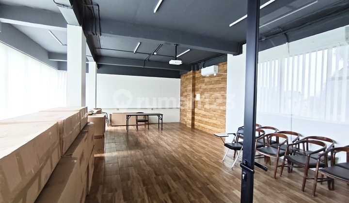 5-Story Shop House, 7 Meters Wide, Elevator Available, Strategic Location on Kedoya Main Road, Suitable for Business and Office. 2