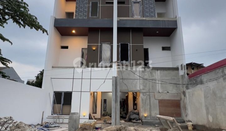 Affordable Brand New 3-Story House with SHM, South Facing, Located in Kavling DKI Housing, Meruya, West Jakarta 2