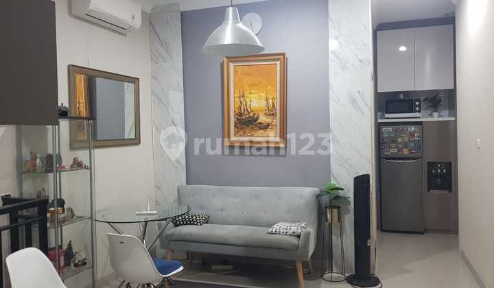 Rumah Cantik Dan Rapi 3 Lantai Sudah Shm Semi Furnished Lokasi Hadap Taman Terletak Di Komplek Pakuwon Jelambar Rumah Cantik Dan Rapi 3 Lantai Sudah Shm Semi Furnished Lokasi Hadap Taman Terletak Di Komplek Pakuwon Jelambar