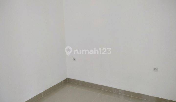 Rumah Murah 3 Lantai Brand New Hadap Timur Row Jalan 2 Mobil Di Jembatan Lima 2