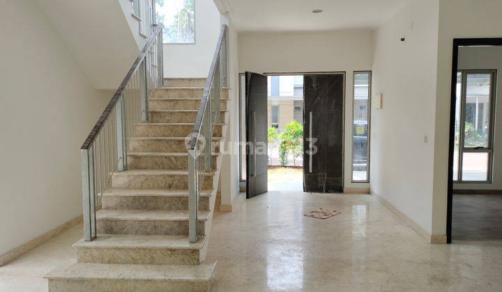Rumah Brand New 8x15 Letak Di Hook Hadap Timur Ada Taman Samping Sangat Luas Terletak Di Perumahan Golf Island Cluster Piano 1