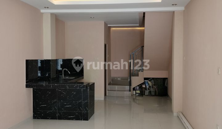 Rumah Murah Baru Dibangun Sudah Shm Terletak Di Komplek Perumahan Taman Palem