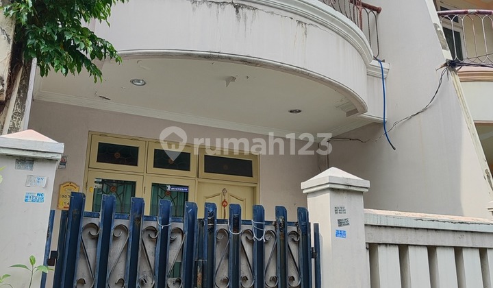 Rumah Murah 2.5 Lantai Sudah Shm Lokasi Strategis Dekat Kampus, Mall, Rs Terletak Di Tanjung Duren Rumah Murah 2.5 Lantai Sudah Shm Lokasi Strategis Dekat Kampus, Mall, Rs Terletak Di Tanjung Duren