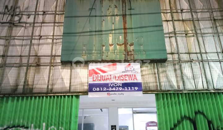 Strategic Shop House on Fatmawati Main Road, 30 Meters Long