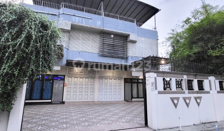 Rumah 2.5 Lantai 14X35 Sudah SHM Lokasi di Jalan Kuantan Riau Pekanbaru