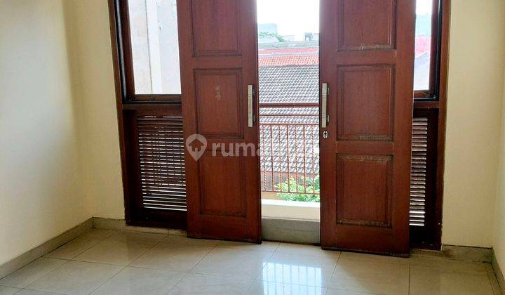 Rumah Luas 2 Lantai Ada Basement Sudah Rapi Direnovasi Furnished Siap Huni Di Tomang 2