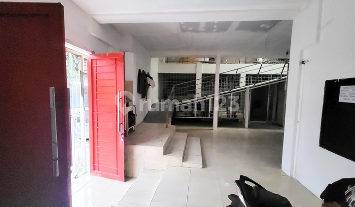 Two-Story City Warehouse 13x14, Strategic Location at Flag Pole Near Jalan Kopi, West Jakarta