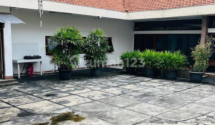 Tanah Murah Strategis 2.280 Meter Ada Bangunan Rumah 1.606 Meter Cocok Untuk Gudang, Workshop, Kost Kostan, Guest House, Kantor, Ex Pabrik Batik Di Kebayoran Lama