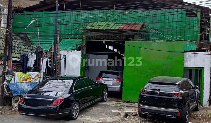 City Warehouse 11x40 Strategic Location on the Side of Pangeran Jayakarta Main Road, West Jakarta City. City Warehouse 11x40 Strategic Location on the Side of Pangeran Jayakarta Main Road, West Jakarta City.
