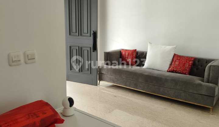 Rumah Megah 3 Lantai Ukuran 8x18 Ada Lift Pribadi Terletak Di Perumahan Winona Alam Sutera 2