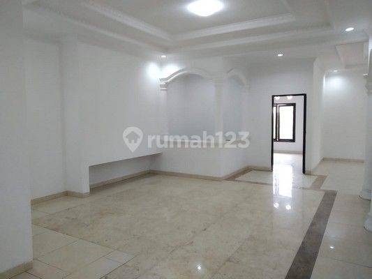 Rumah Mewah luas 605 m Dekat Pintu Tol Jatibening 18