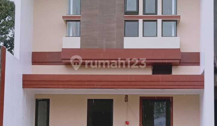 Rumah 2 Lantai di Timur Jakarta Hanya 5 Menit Dari Pintu Tol Jatiwaringin  1