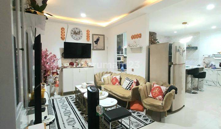 Rumah 3 Lantai Furnished SHM di The Icon, Cluster Verdant Ville, Bsd , Tangerang 1