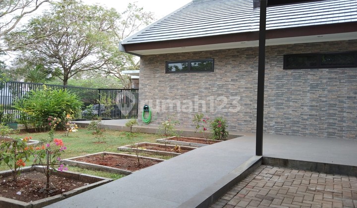 Rumah Hoek SHM di The Mozia, Cluster Amarine, BSD, Tangerang Rapi Rumah Hoek SHM di The Mozia, Cluster Amarine, BSD, Tangerang Rapi
