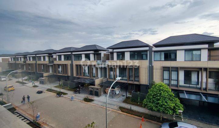 Rumah Mewah Hoek Hdp Selatan 3lt Di The Zora Kiyomi Keia Kimora Kazumi 2