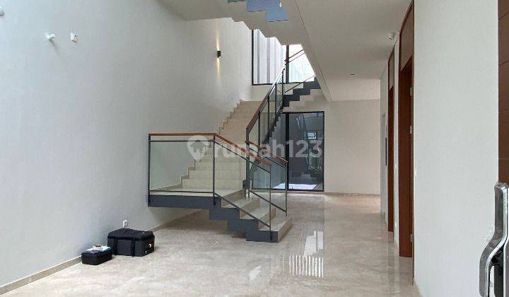Rumah Mewah Premium dengan Lift 3lantai di Lyndon Navapark Bsd 2