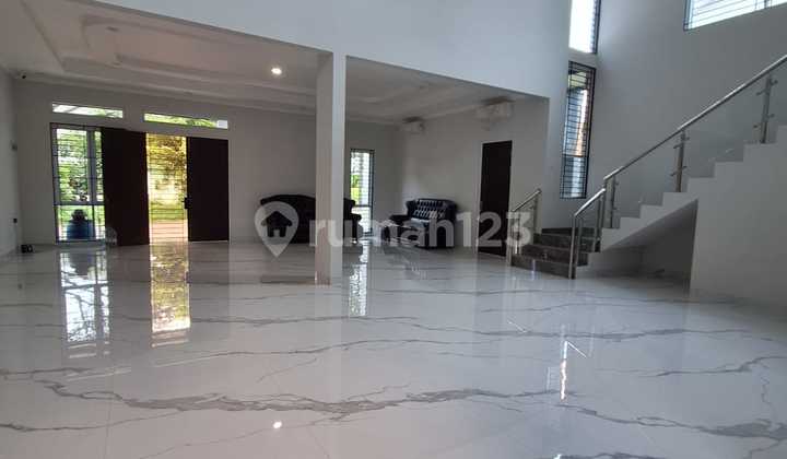 House, 2 Storey, 6 Rooms, In Lippo Cikarang