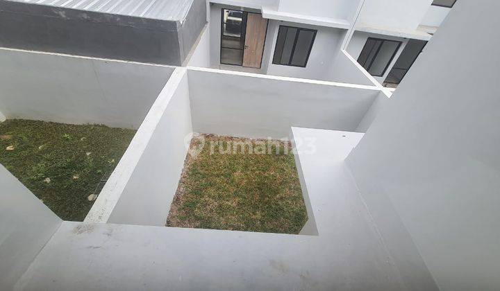 Rumah 2 Lantai Baru Full Furnished Waterfront Lippo Cikarang 2