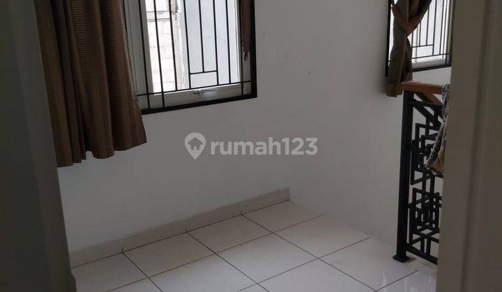 Rumah Siap Huni Hook Terawat 2lantai SHM Florencia Lippo Cikarang