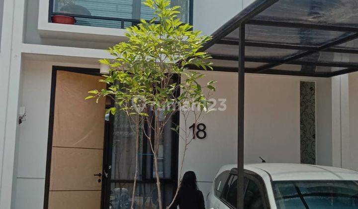 Rumah 2 Lantai Bagus Semi Furnished Uptwon Lippo Cikarang 1