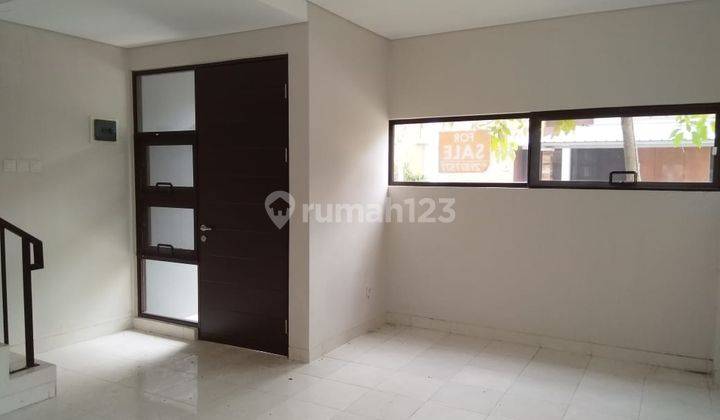 Rumah 2 Lantai Bagus Unfurnished SHM Le Freeya Lippo Cikarang 2