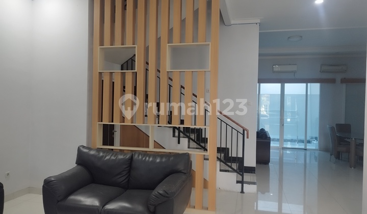 House, 2 Floors, 7 Rooms, in Lippo Cikarang