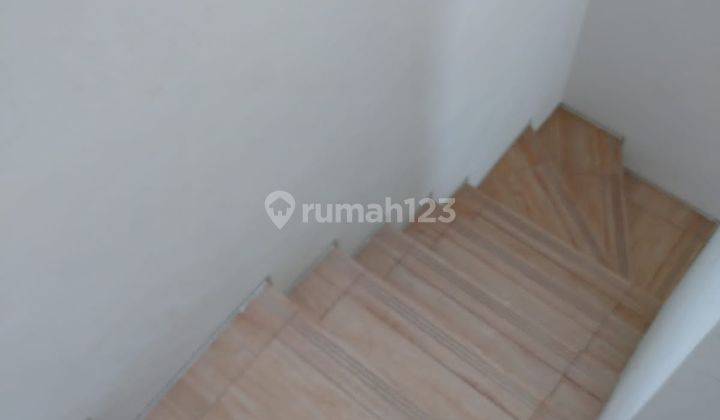 Rumah 2 Lantai Baru 3 Kamar Uptwon Estate Lippo Cikarang