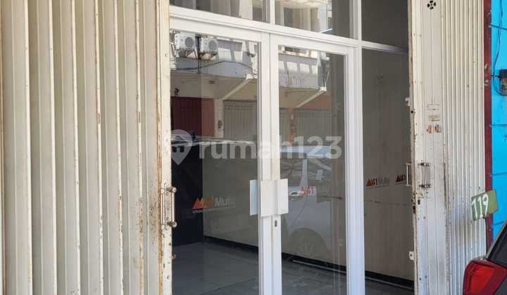 Shop House on Bung Tomo Street, Benowo