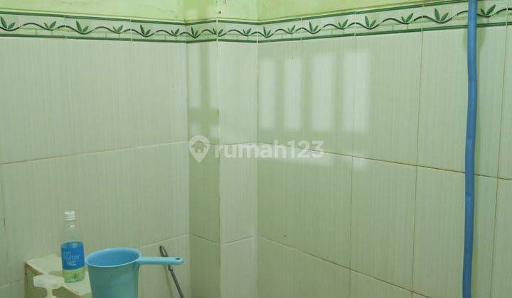 DISEWAKAN rumah 2 lantai siap huni dekat Jalan Ir Soekarno, Solo Baru.
 10