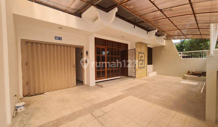 Disewakan Rumah bagus bersih siap pakai di sektor 1 solo baru 3