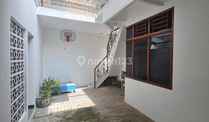 Disewakan Rumah bagus bersih siap pakai di sektor 1 solo baru 13