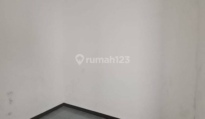 Disewakan Rumah bagus bersih siap pakai di sektor 1 solo baru 12