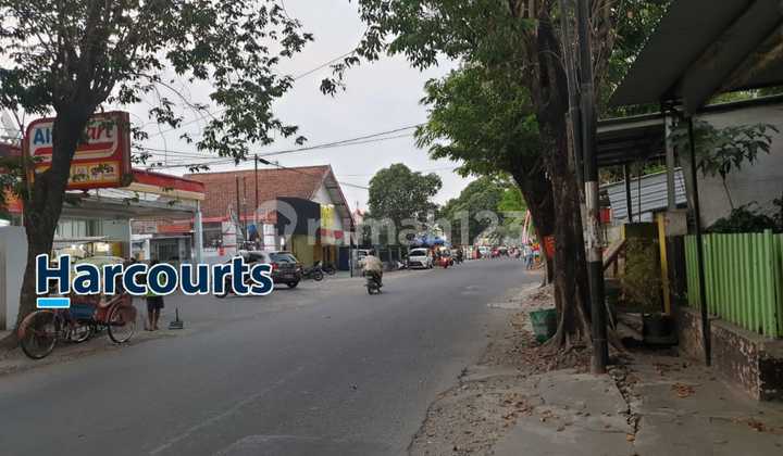 Ruang Usaha Strategis Di Manahan Solo