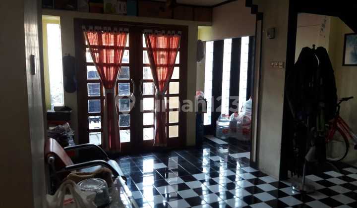 Ready-to-Occupy House in the Strategic Jebres Area