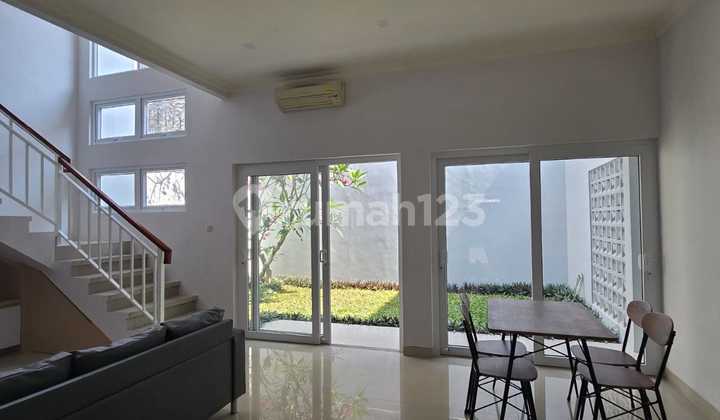 Sewa Rumah Mewah Minimalis di Kluster Lor In Residence Solo 100 Juta/Tahun, Siap Huni! 2