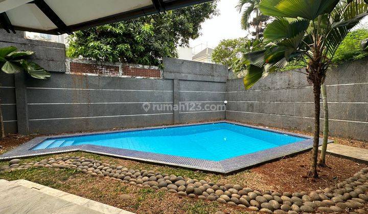 Disewa Rumah Luas 800m2 Ada Kolam Renang Parkir 4 Mobil Dimenteng 1