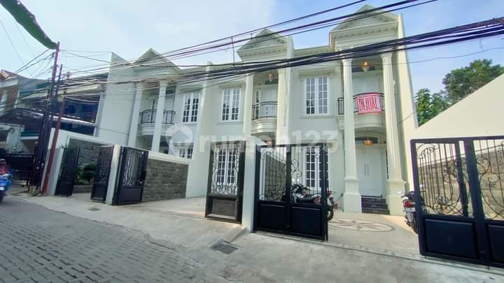 Jual Rumah 2lt Brand New Luas 160m2 Ada Private Pool di Jaksel 2
