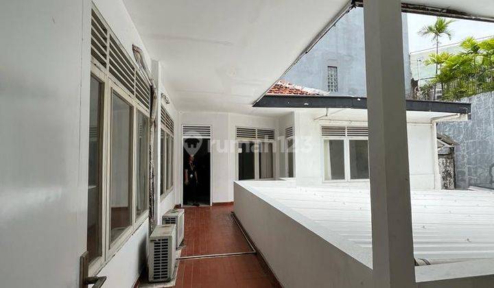 Disewa Rumah 2lt Cocok Utk Kantor Atau Tempat Usaha,dll di Menteng 1