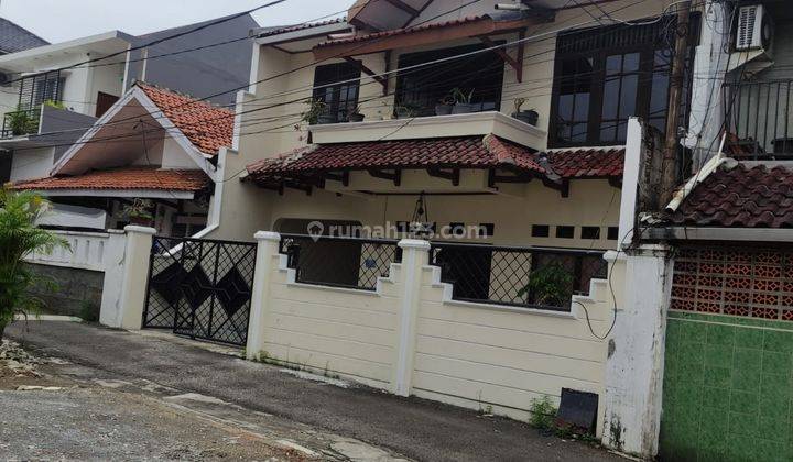 Disewakan Rumah Cocok Usaha Parkiran 8mobil di Tebet 1