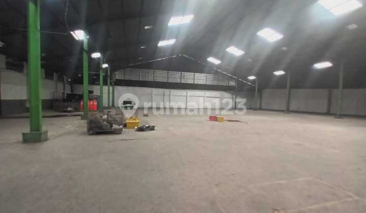 Disewakan Gudang Luas 2850M2 Masuk Kontainer di Ciputat Disewakan Gudang Luas 2850M2 Masuk Kontainer di Ciputat