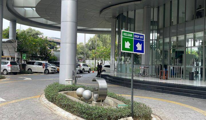 Disewa Ruang Usaha Kantor Baru Renov di Gedung Plaza Slipi Palmerah 2