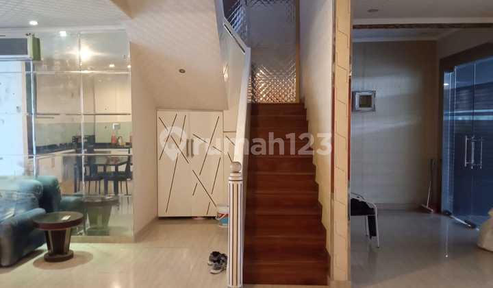 Turun Harga!! Rumah mewah 2lt diatas awan diatas mall Thamrin city jakpus 2