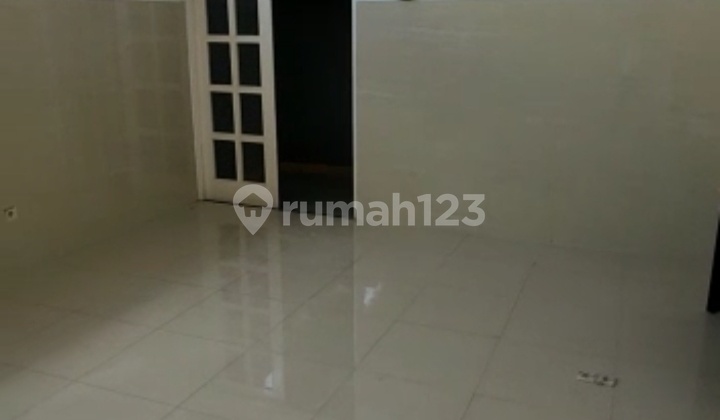 Sewa gudang gratis office space furnished luas 55m2 dekat menteng 1