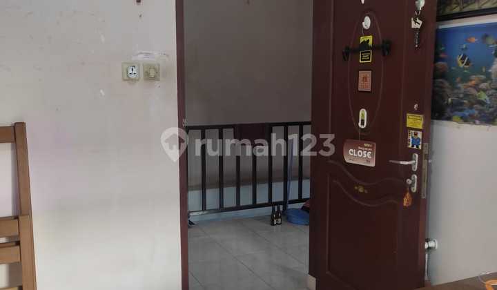 Dikontrakan Rumah 2Lt dengan 4 Kamar Tidur di Menteng Jakarta