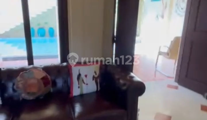 Disewa Rumah 2Lt Cocok Utk Usaha Parkiran Luas di Pinggir Jalan Menteng