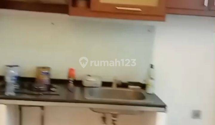 Disewakan Rumah 2lt Luas 100m2 Akses Jalan 2 Mobil di Tebet  2