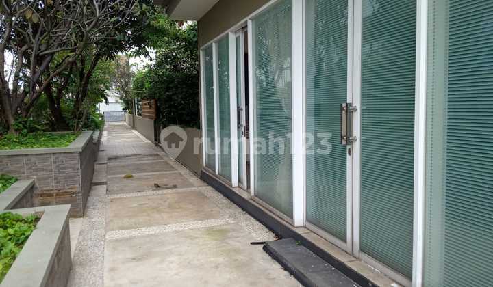 Price drop!! 2-story furnished apartment for rent above mall in Thamrin Sudirman. 2