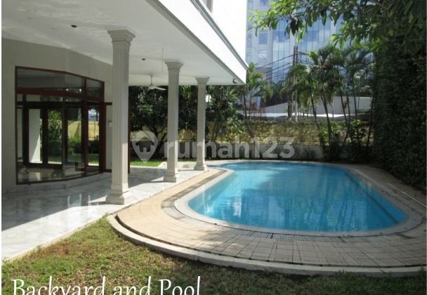 Disewa rumah mewah 2lt luas 595m2 ada private pool dekat kemang