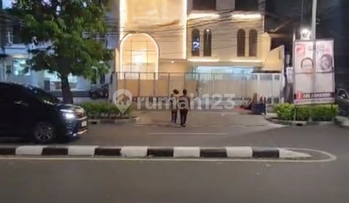 Jual cepat rumah cocok gudang luas 1000m2 di pinggir jl raya Menteng jakpus 2