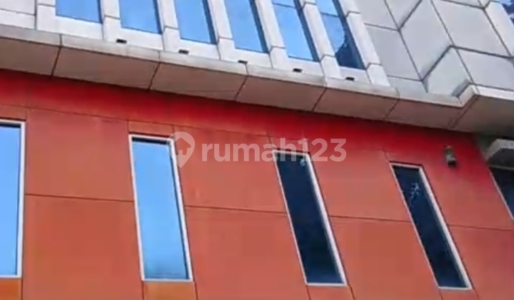 Disewa Gedung Luas 1200M2 Ada Lift di Gandaria Jaksel